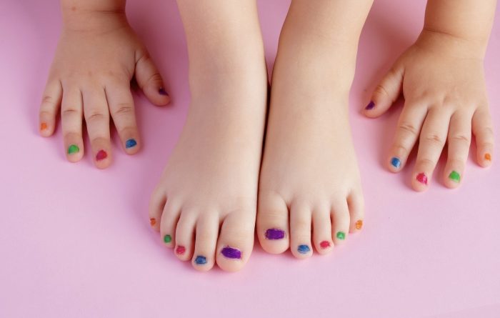 KIDS TOES AND FINGERS PAINTED WITH PIGGY PAINT